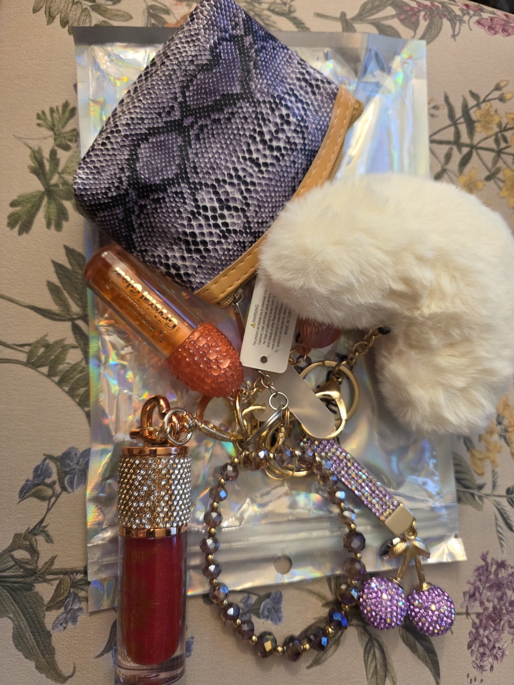 Source Unknown Purple Snakeskin Card Holder and Multi-Accessory Keychain Set